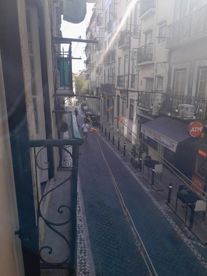 Chiado / Carmo Small Artist Lodge Lisbon Bagian luar foto